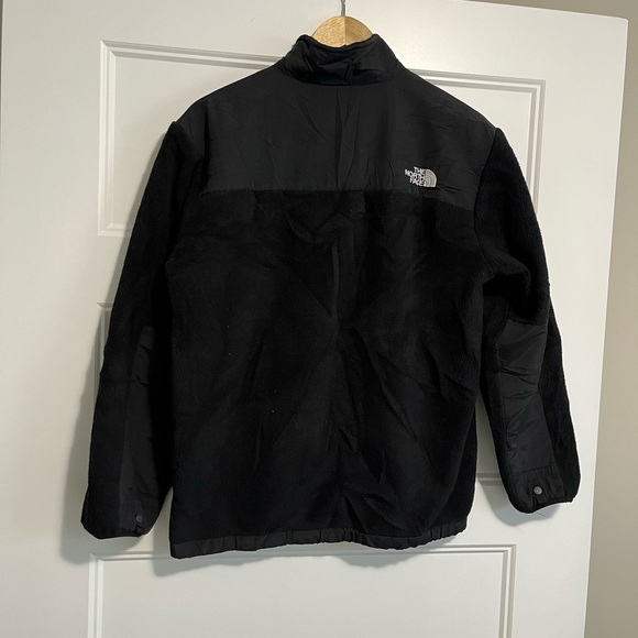 The North Face Black Fleece Jacket (Youth/Junior Size XL) - Picture 3 of 5